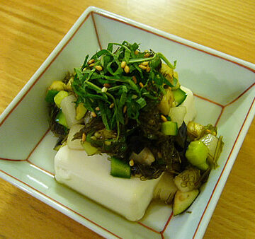 納豆こんぶと野菜のお豆腐のせ