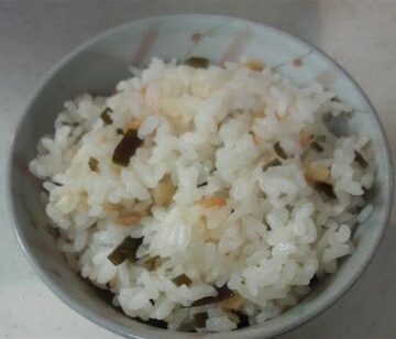 昆布と桜海老の炊き込みご飯